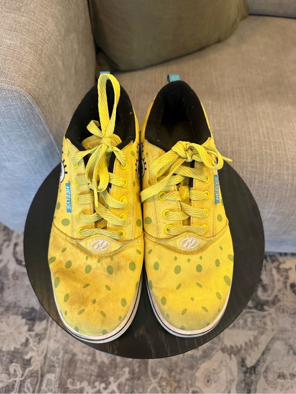 Heelys Spongebob Pro 20 Skate Shoes Sz 8 With Wheels Yellow Lace Up Sneakers